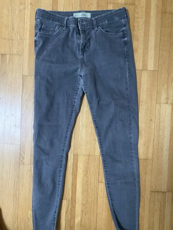 Graue Hosen