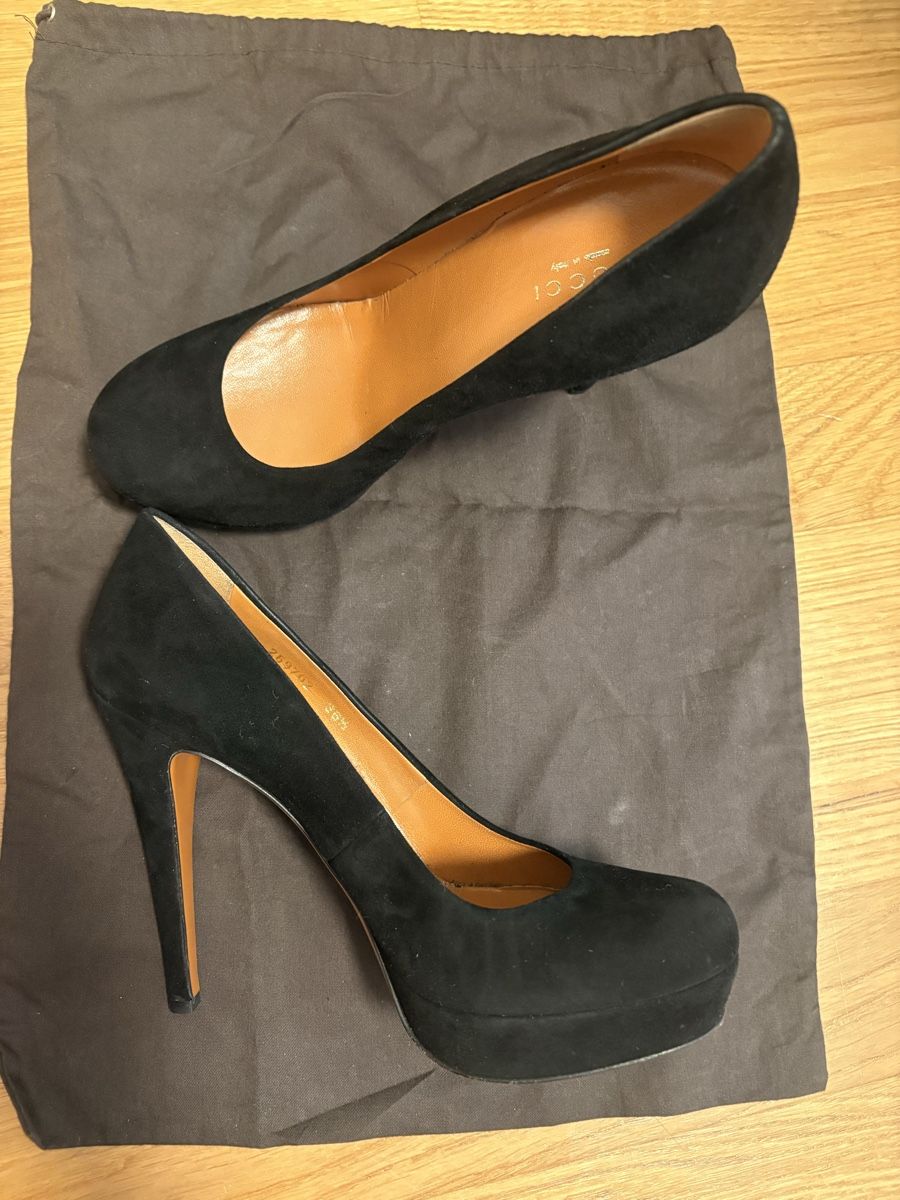 Gucci Scarpe da donna: Gucci black suede pumps, 36.5 – Usato da Pully venduto da Kika46 1