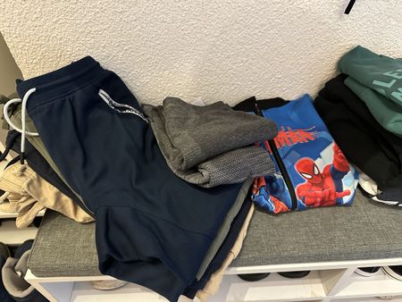 Jungs Kleider Set Grösse 134/140