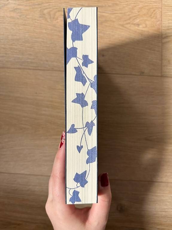 Libri: Dark Ivy von Nikola Hotel – Nuovo (secondo la descrizione) da Thun venduto da cel_5dvh 2