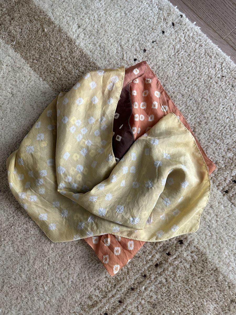 Foulard & Sciarpe: 3 schöne Schals, verschiedene Muster – Usato da Zürich venduto da Schoekin 3
