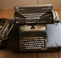 Macchina da scrivere vintage Adler Universal da revisionare