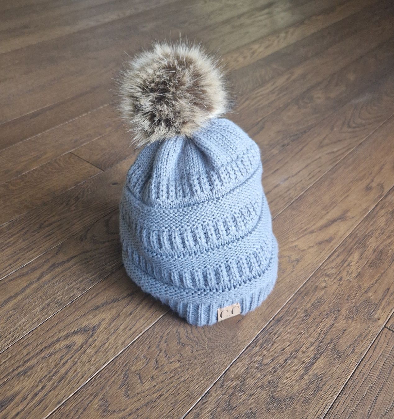 Katzenklappen: Kuschelige Wintermütze – Gebraucht aus Rickenbach-Sulz von Bacardibabe