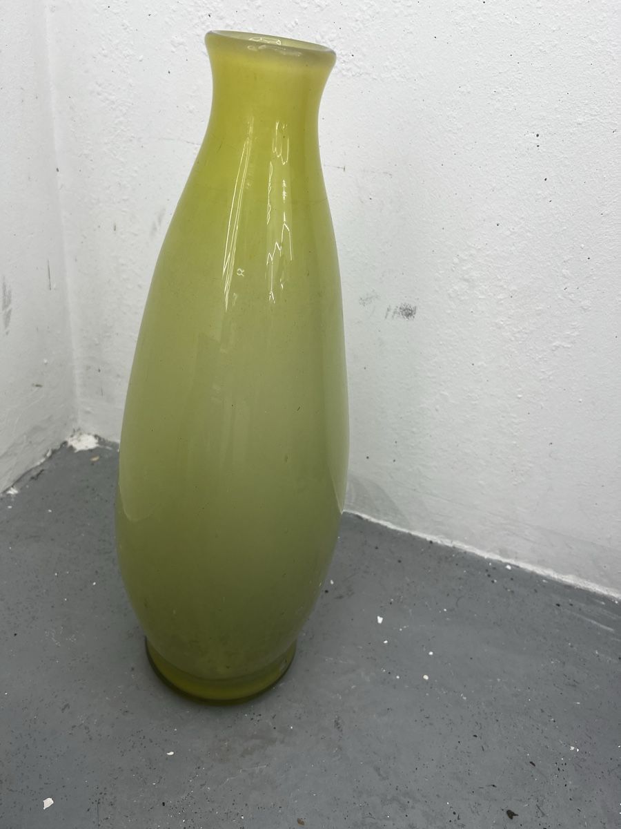 Vasen & Gefässe: Grosse Glasvase gelblich aus Glas – Gebraucht aus Wettingen von NickInc
