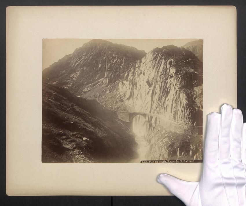 Fotografie & Manifesti: Fotografie Andermatt, Pont du Diable, Ro – Usato da Berlin venduto da bartko-reher