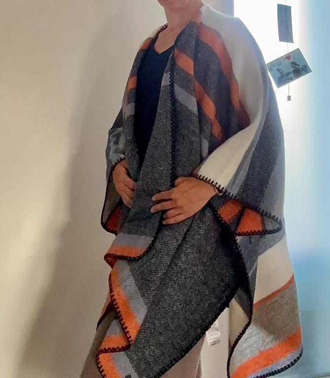Buffalo Vestes: Gemusterter Poncho Buffalo – D'occasion à Zürich par dor_596h
