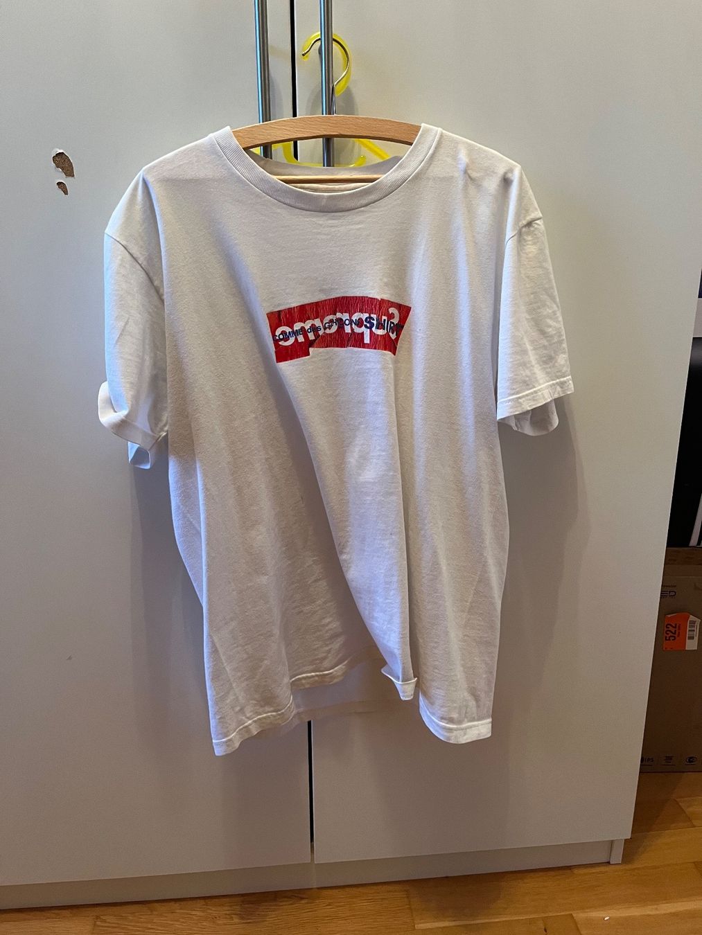 Supreme T-shirt: Supreme x Come des Garcons Box Logo – Usato da Fahrni b. Thun venduto da berger_tuning34