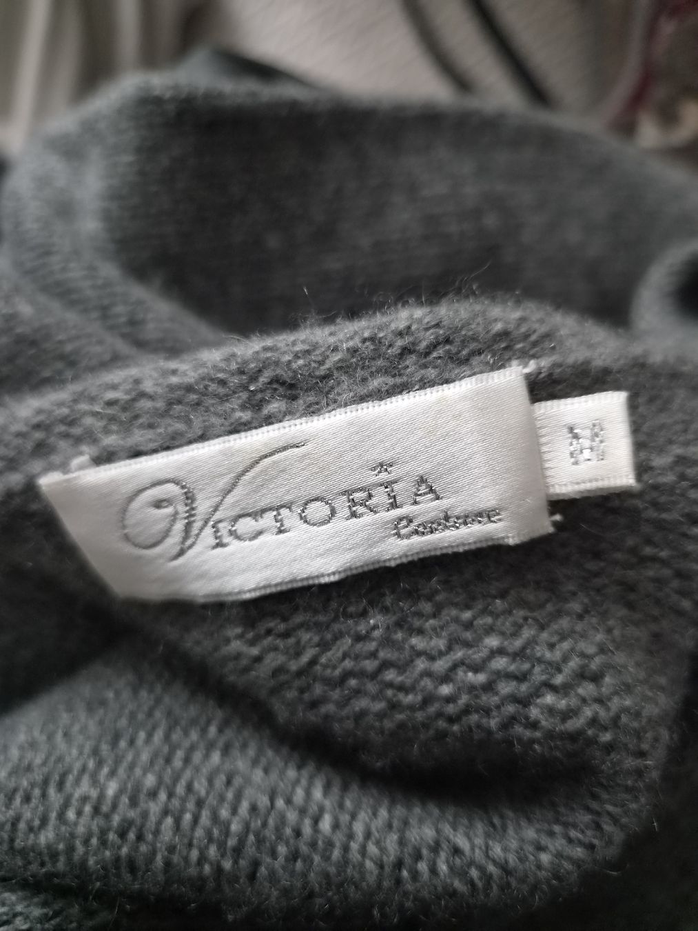 Maglioni & Felpe: Victoria Cashmere, Hello Kitty Pullover Gr.  M – Usato da Frenkendorf venduto da Moon111 6