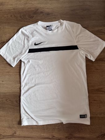 T-shirt Nike homme blanc noir taille S bon état