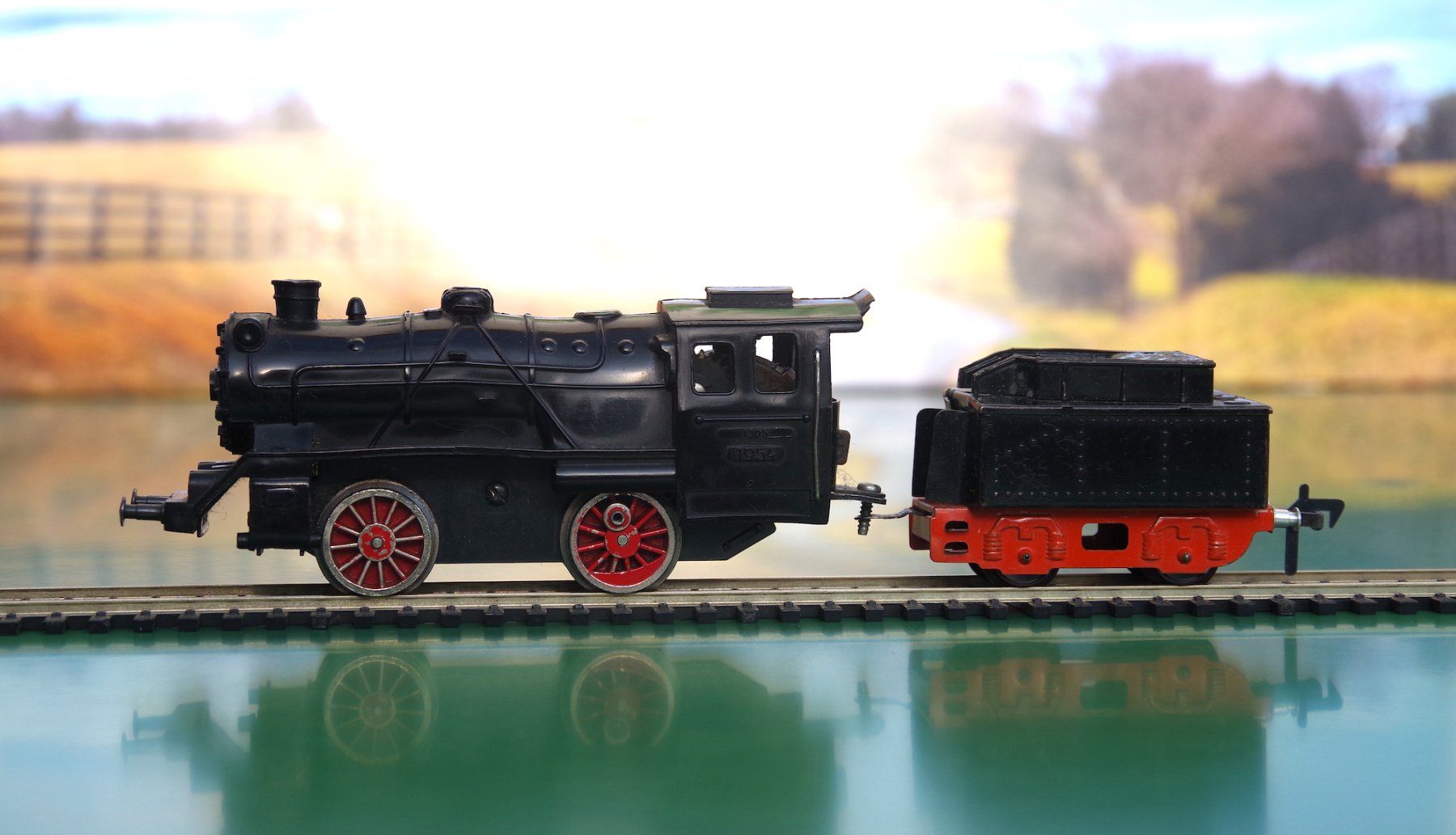 Fleischmann Modellini di ferrovie: Fleischmann 1305 H0 Schlepptender-Dampflok – Difettoso da Frauenfeld venduto da Danielpwiedmer 1
