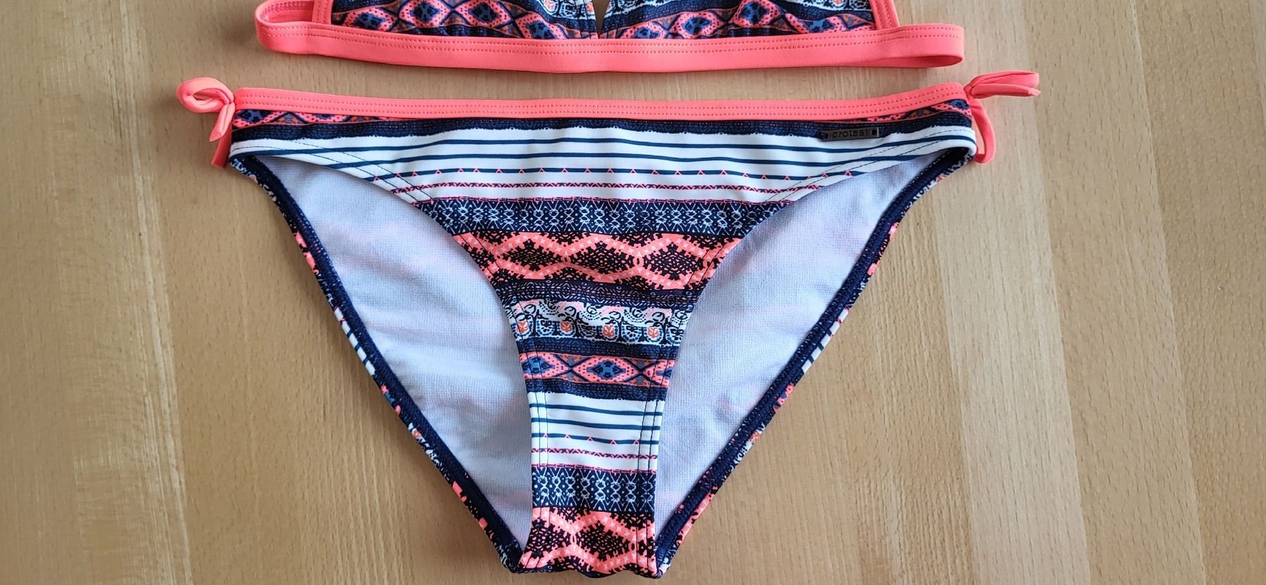Costumi da bagno & Bikini: Protest Badekleid Gr. 164 – Nuovo (secondo la descrizione) da Dürrenäsch venduto da DanaW01 2