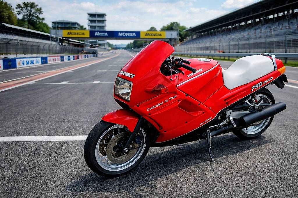 Strada: Ducati Paso 750 – Usato da Wald ZH venduto da Lisst75 1