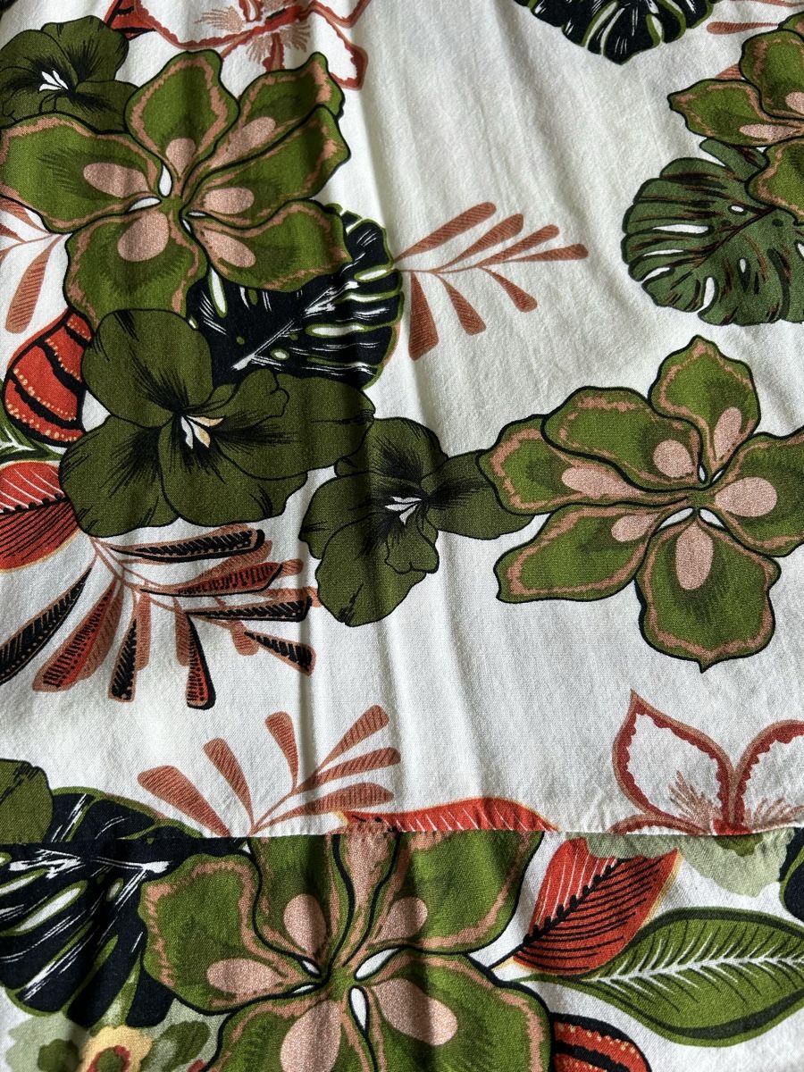 Kleider: Schickes  Sommerkleid – Gebraucht aus Rüti ZH von Masken 1