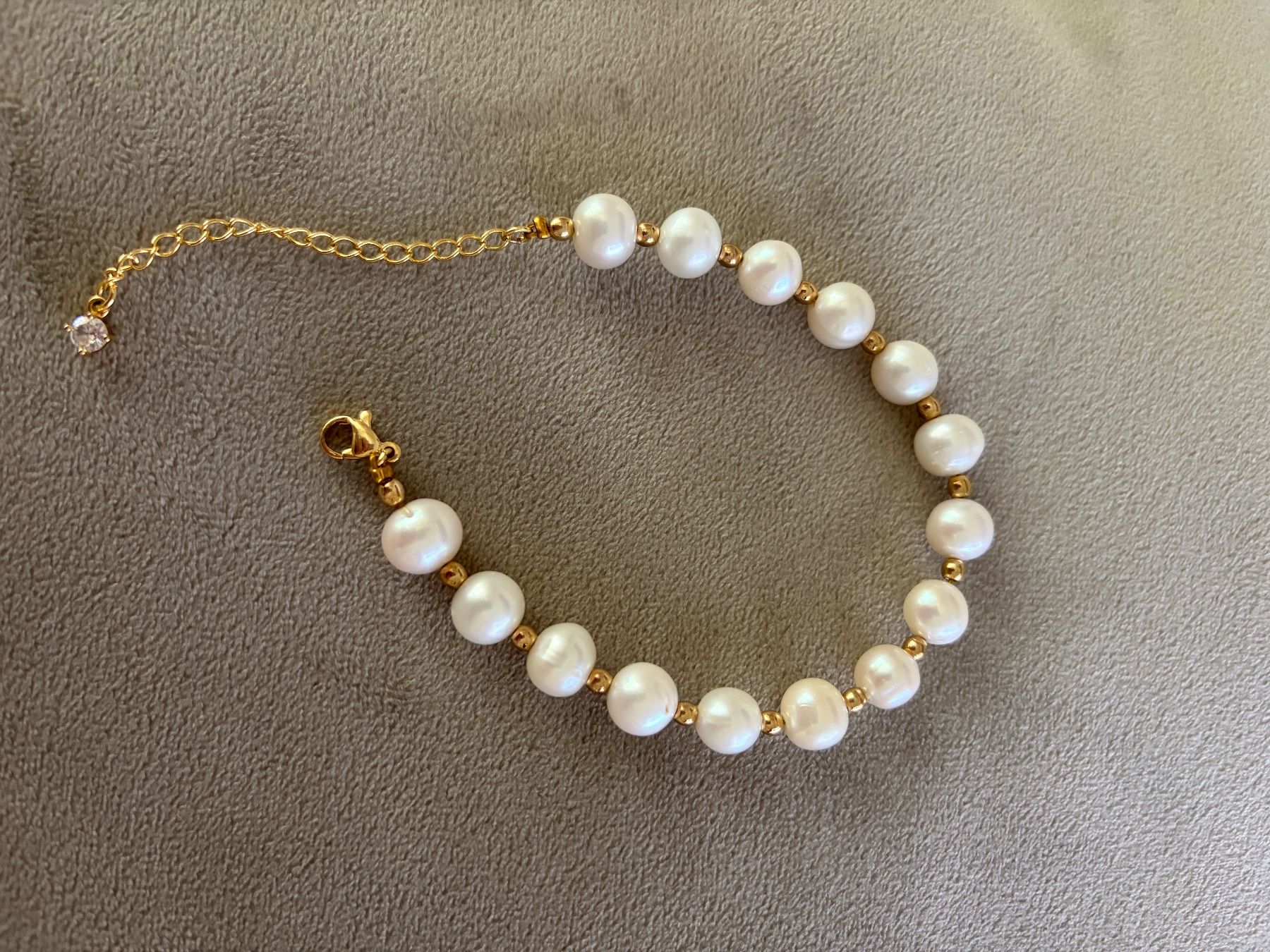 Bracelets: Natural pearl bracelet – Neuf avec emballage d'origine à Zürich par ghe_k58z