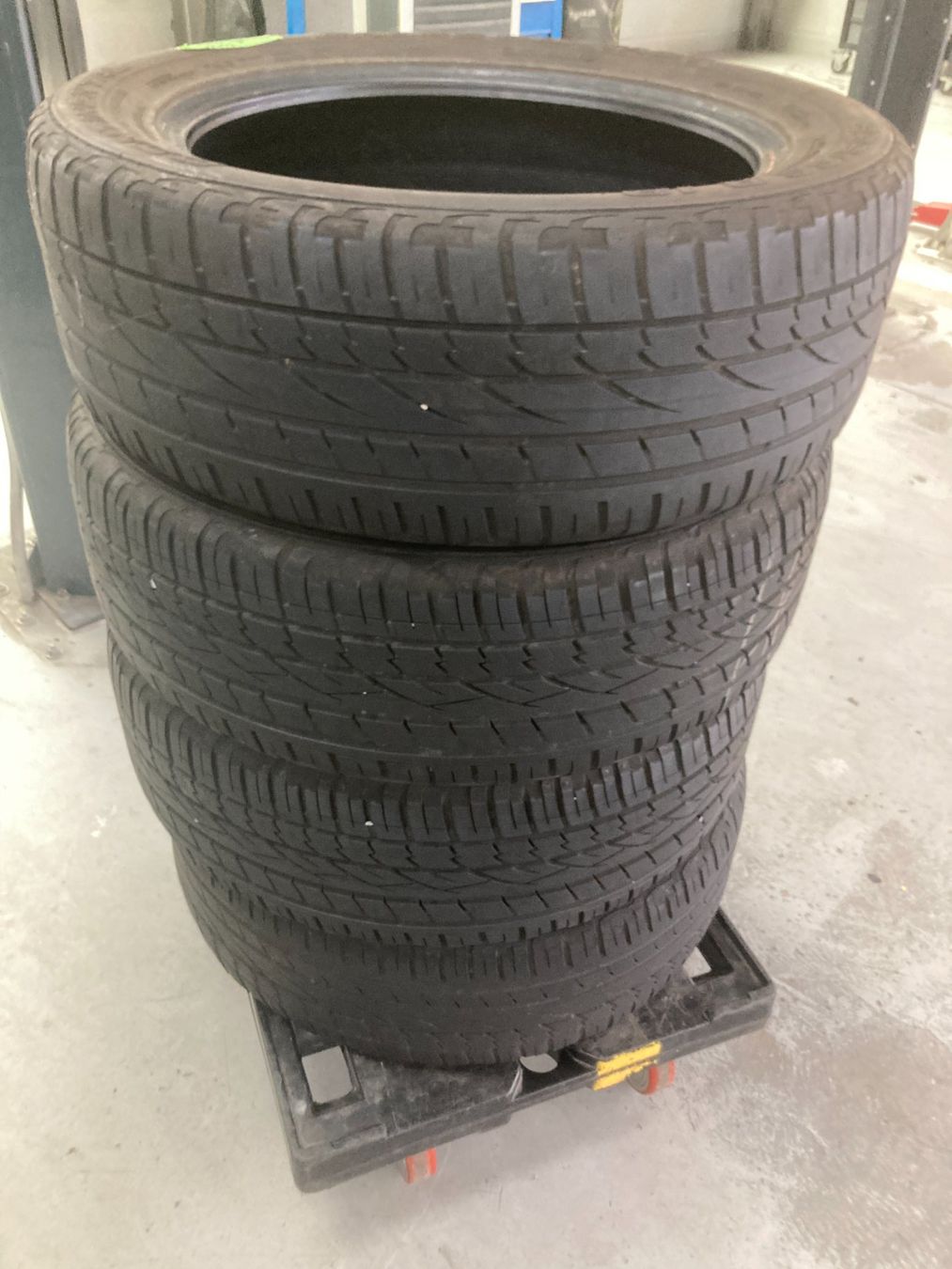 Continental Pneus & Kompletträder: 235/55R19 Sommerpneu Continental – Gebraucht aus Cham von WB2223