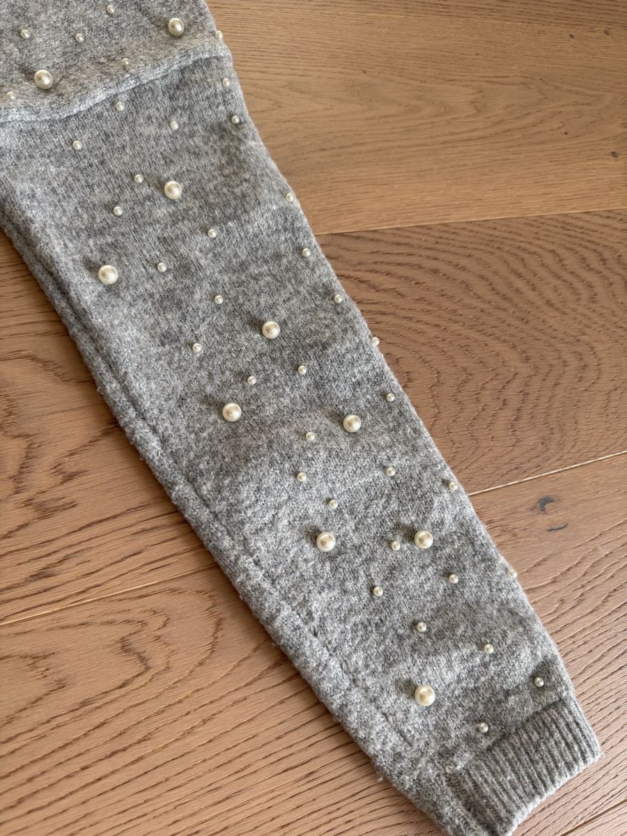 Pullover & Sweatshirts: Pullover grau mit Perlenbesatz Grösse XS – Gebraucht aus Richterswil von KAYLEIGH_77 1