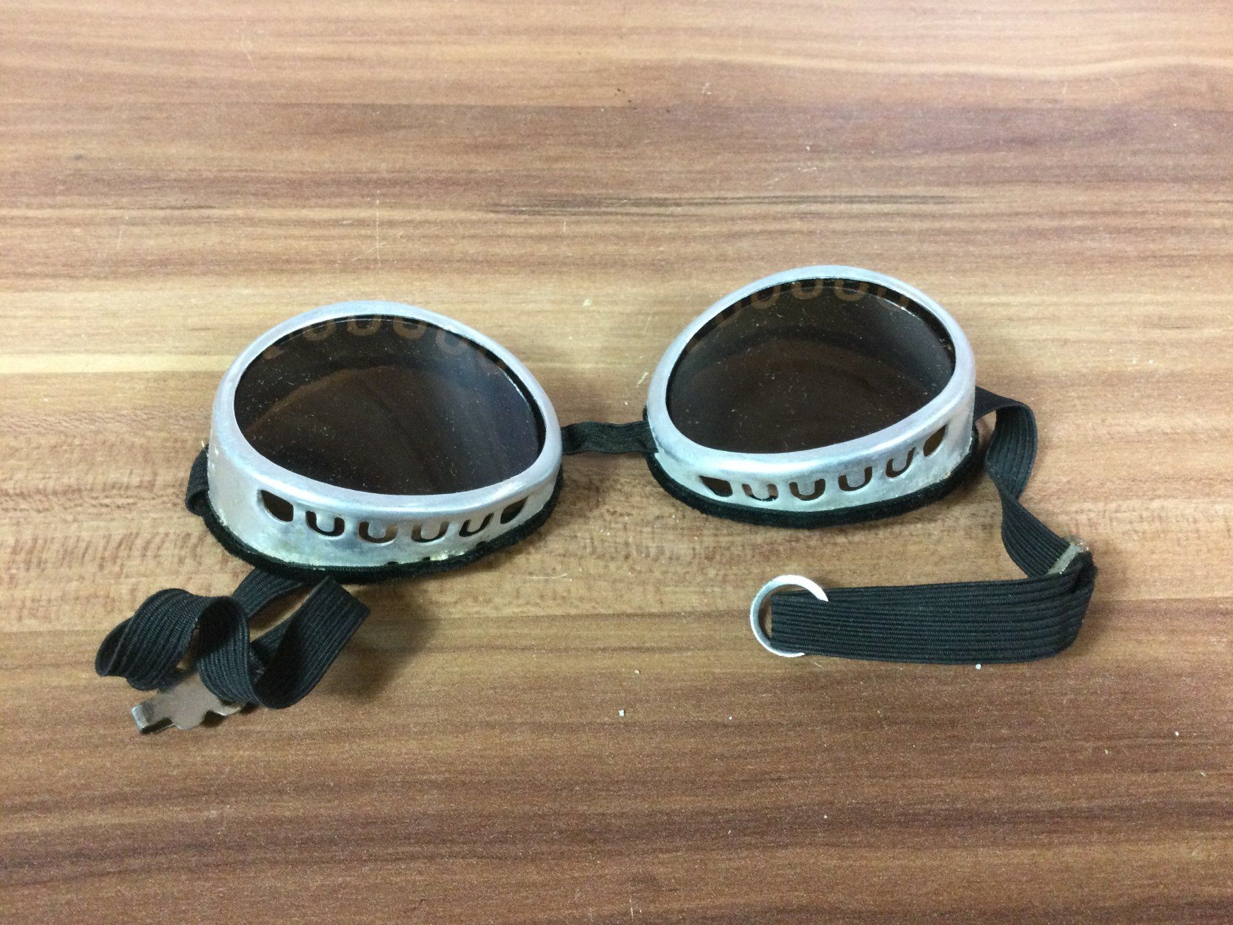 Attrezzi da lavoro: Antike Gletscher oder Skitouren Brille mit Gummiband – Difettoso da Wangen SZ venduto da kuriosum12 5