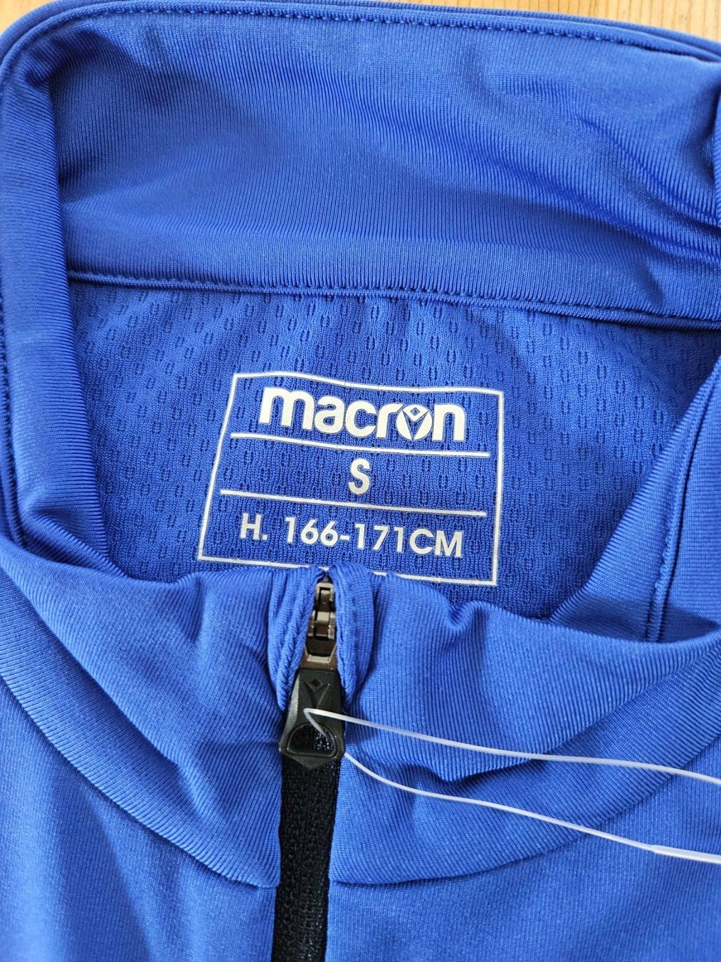 Leibchen & Hosen: FC Basel Trainingsoberteil Macron NEU Grösse S FCB Jacke – Neu (gemäss Beschreibung) aus Hägglingen von United-Village-Trade 3