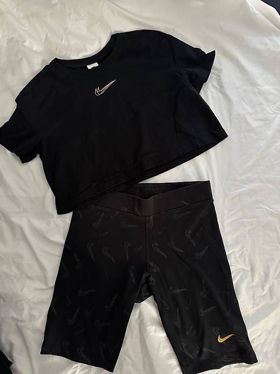 Lotti di vestiti: Ensemble Nike – Usato da Sion venduto da nao_2cg5