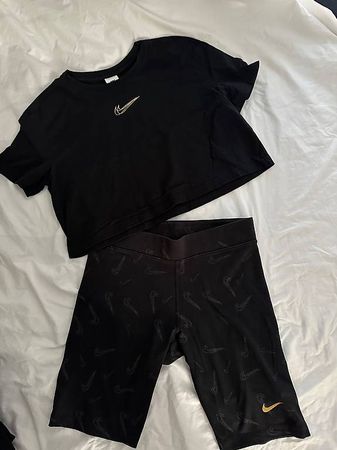 Ensemble Nike