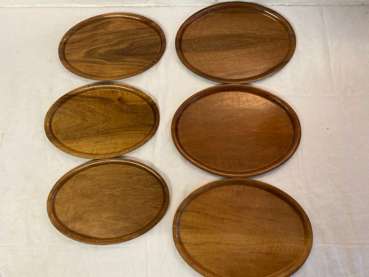 Servierplatten: 6 er Set Vintage Kunststofftabletts, Serviertabletts – Gebraucht aus sursee von trilli-tralli 3