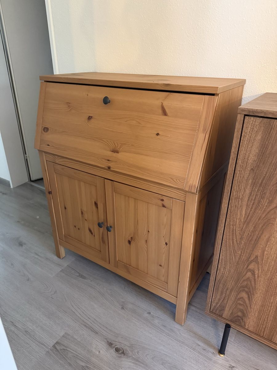 Ikea Commodes: IKEA Hemnes Sekretär  – D'occasion à Rüti par Juliewag