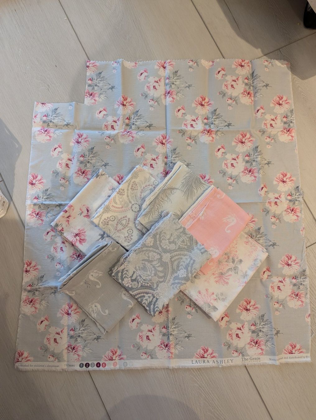 Tessuti: Stoffreste, Stoffpaket Laura Ashley – Usato da Sternenberg venduto da pae_h5q2 1