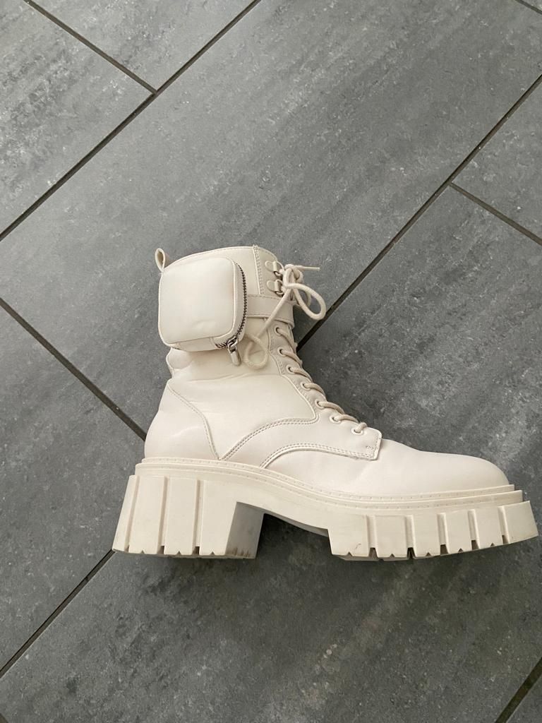 Scarpe da donna: Stiefeletten Gr. 41 – Usato da Thalwil venduto da Briscolina 3