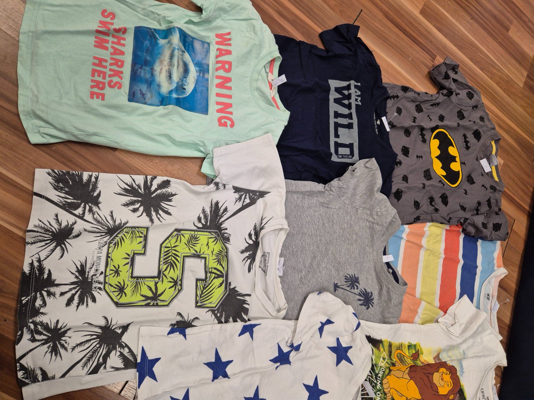 Hemden, T-Shirts & Polos: 10 Tshirt 122/128 k23 – Gebraucht aus Schwarzenburg von Flamingo07 2
