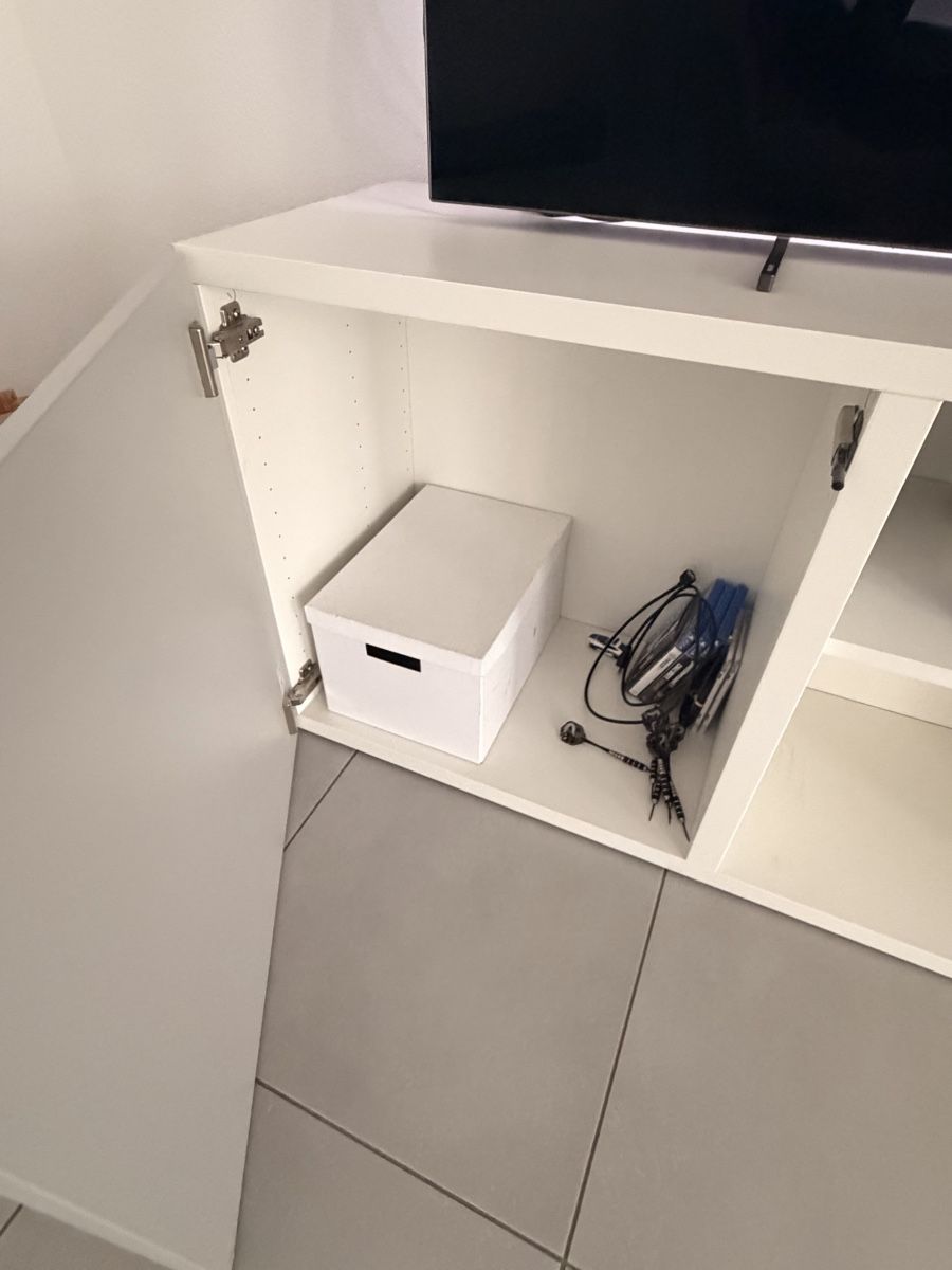 Mobili TV: Fernsehmöbel – Nuovo (secondo la descrizione) da Oftringen venduto da Happydrummer 1