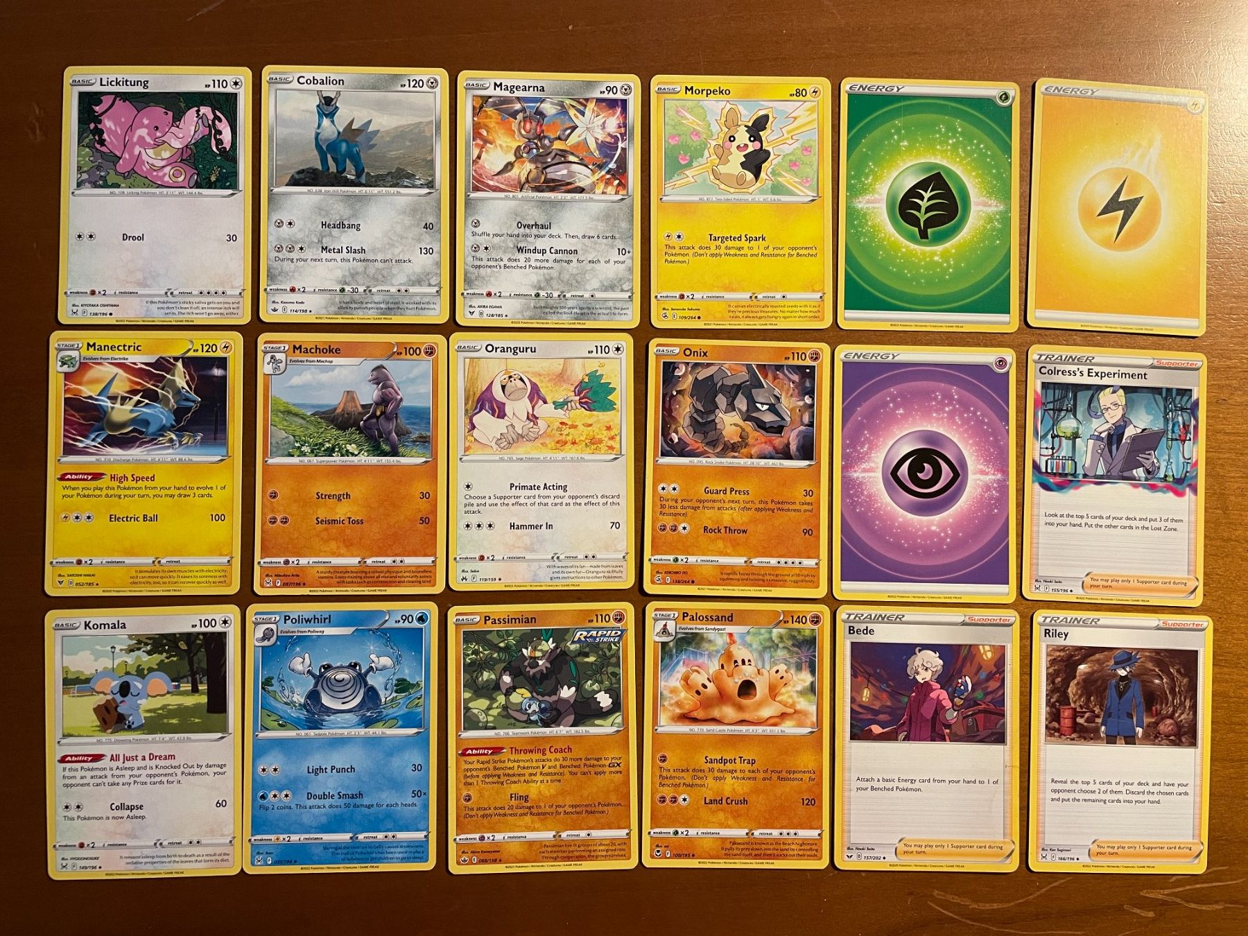Pokémon Carte collezionabili: Pokemon Karten Set (Versand gratis) – Nuovo (secondo la descrizione) da Chur venduto da Angerson