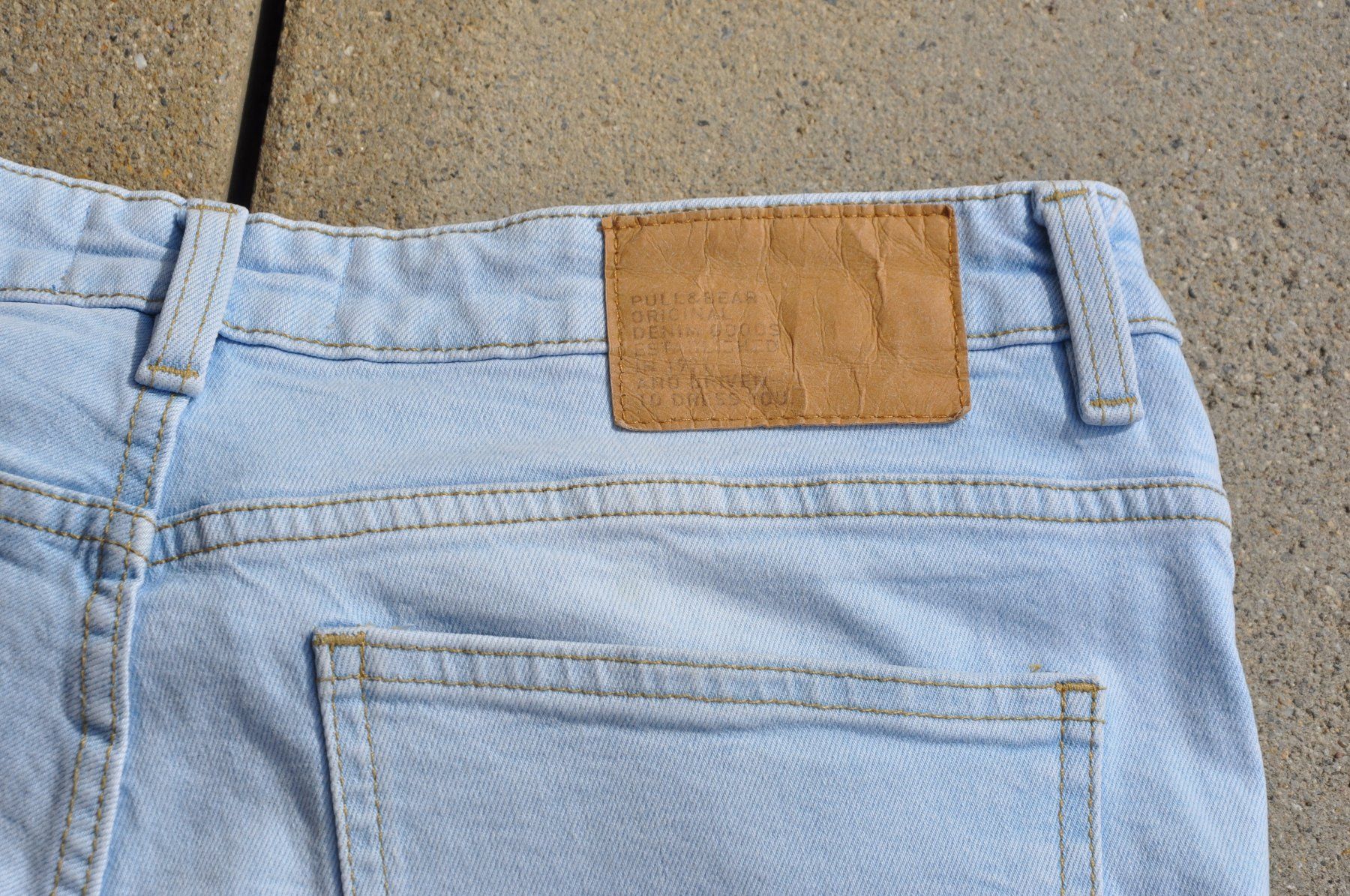 Pull&Bear Jeans: PULL & BEAR Jeans Grösse 32 - Hellblau - Kaum getragen – Usato da Winterthur venduto da juve1972 6
