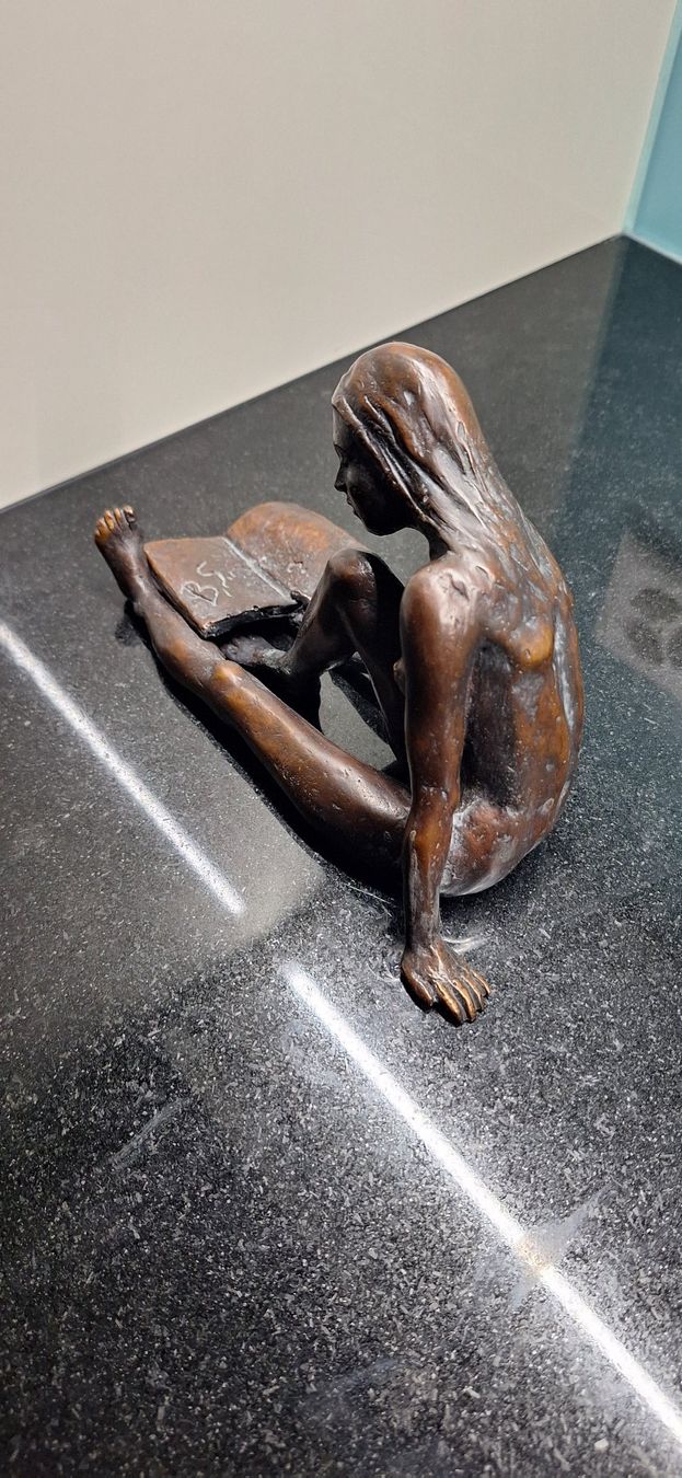 Sculture & Statue: Die Lesende Statue Birgit Stauch Figur Hand defekt Limitiert – Difettoso da Embrach venduto da Da_Sergio 5