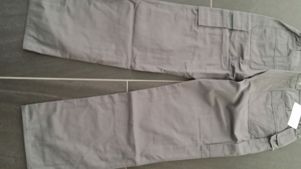 Pantaloni: Arbeitshose Gr 60 Grau NEU – Nuovo (secondo la descrizione) da Bischofszell venduto da badza72