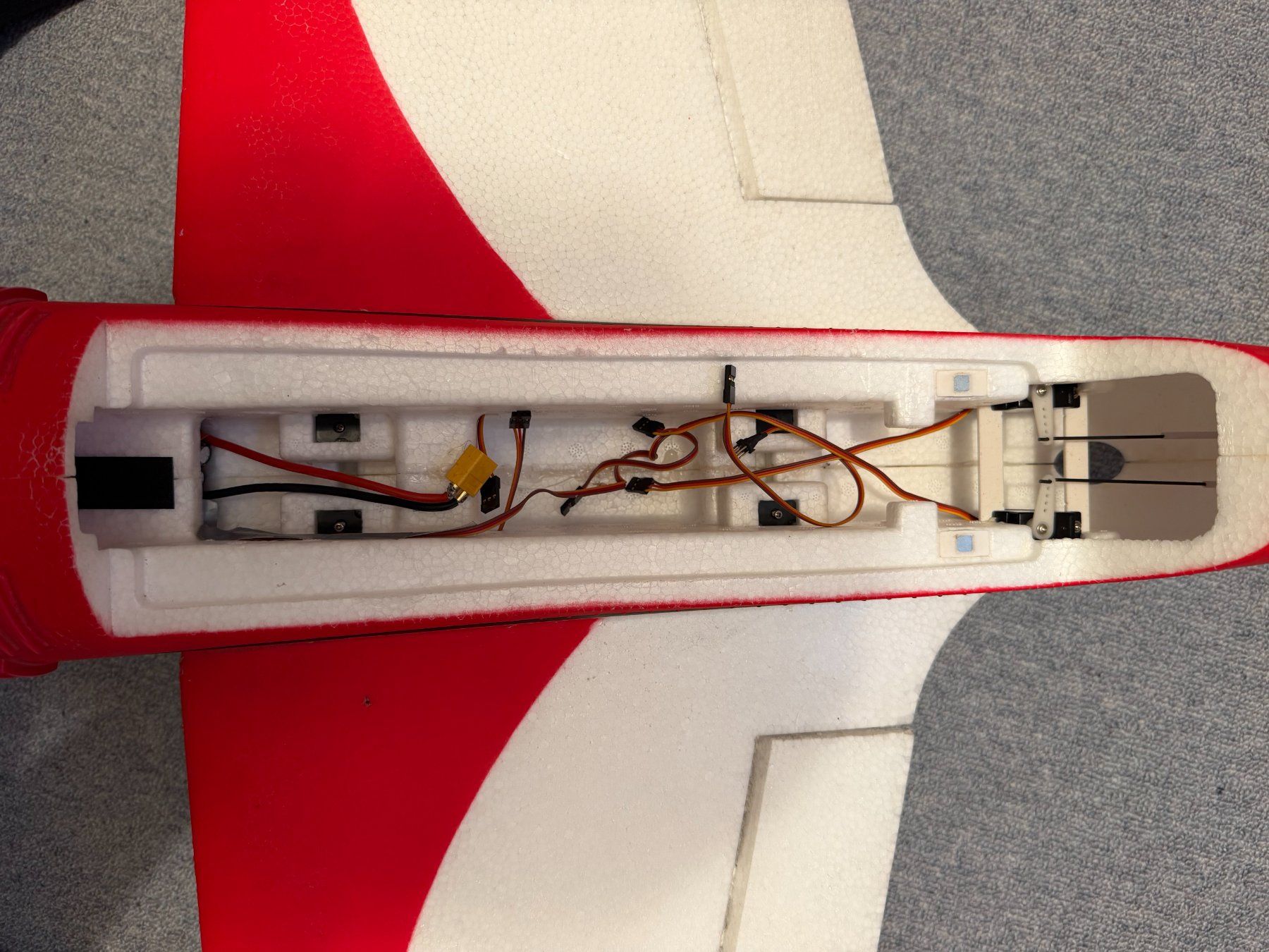 RC Modellbau: Dynam SU-26M EPO 1200mm rot/weiss – Gebraucht aus Laax GR von il_8klkd 4