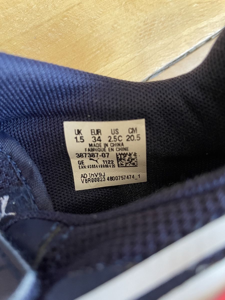 Puma Scarpe per ragazzi: Puma Turnschuhe dunkelblau Gr. 34 – Usato da Zürich venduto da Mangoholz 3