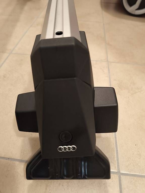 Portapacchi: Barres de toit Audi A3 - 8Y4071126 – Usato da Bougy-Villars venduto da fla_9djm 2
