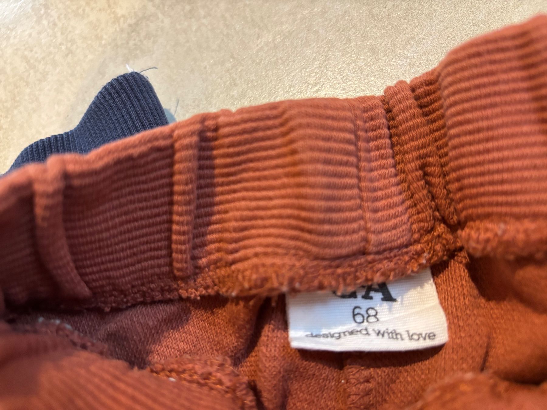 C&A Pantalons: Lot pantalon bébé – D'occasion à Bressaucourt par Lamu 1
