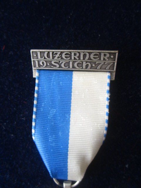 Medaglie: Luzerner Stich 1977 emailliertes Gemeindewappen Grossdietwil – Nuovo (secondo la descrizione) da Luzern venduto da Horoskop1 2