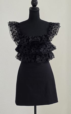 ZARA Kleid schwarz Pünktli Rüschen Grösse L neu mit Etikett