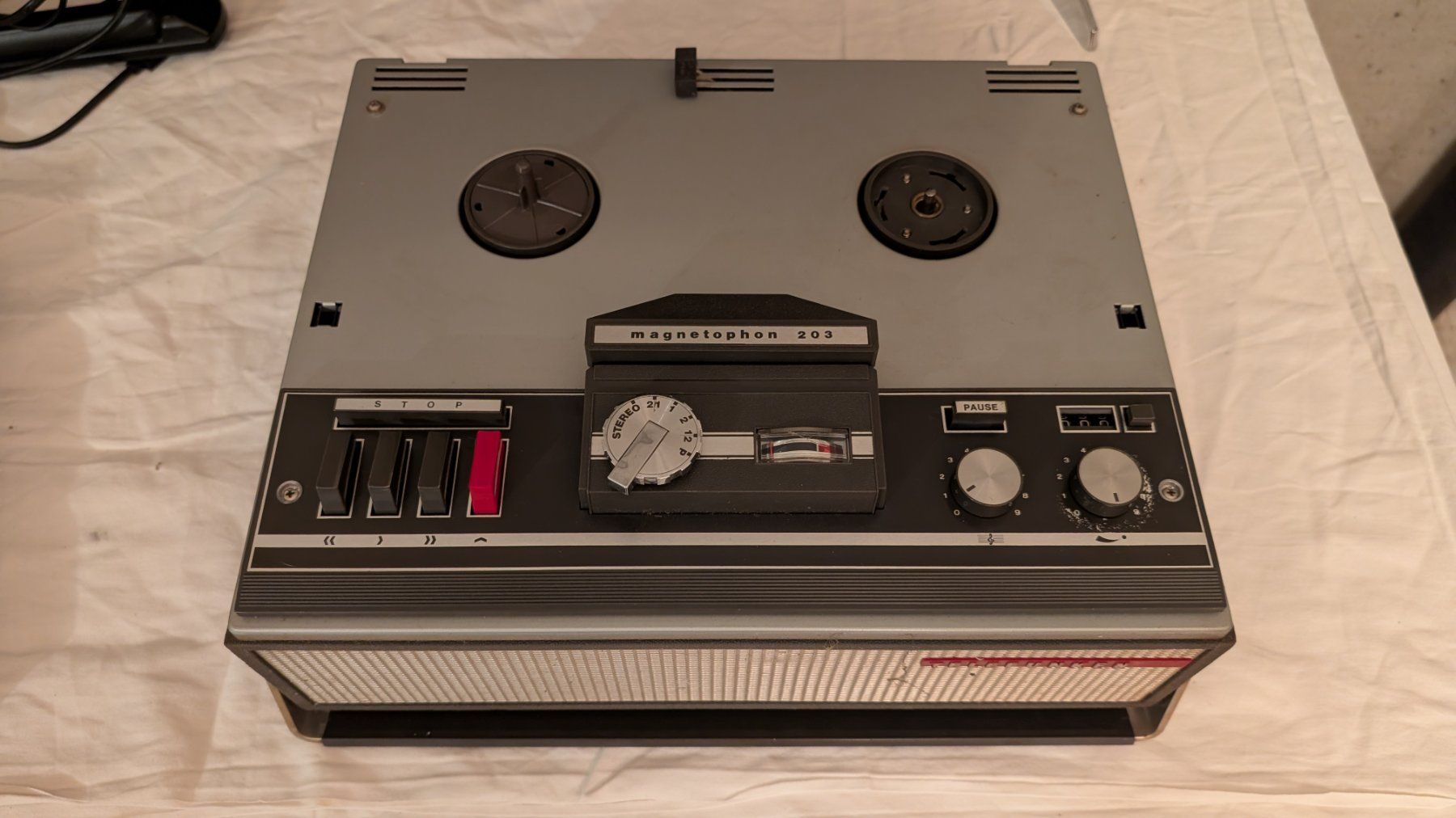 Telefunken Bandmaschinen: Telefunken Magnetophon 203 – Gebraucht aus Kastanienbaum von kr.arch 2