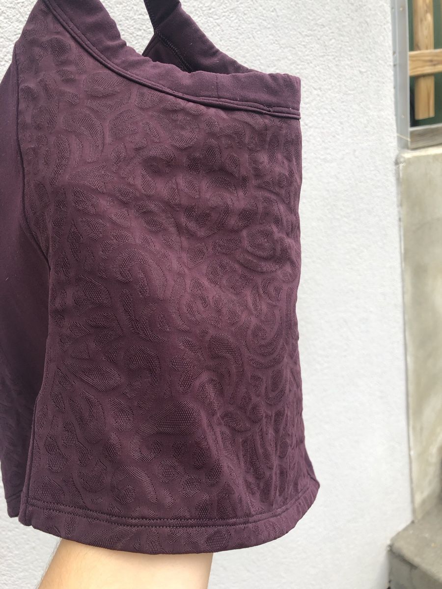 Lululemon Tops: LuluLemon Burgundy Top – Gebraucht aus Fribourg von ann_l9b7 2