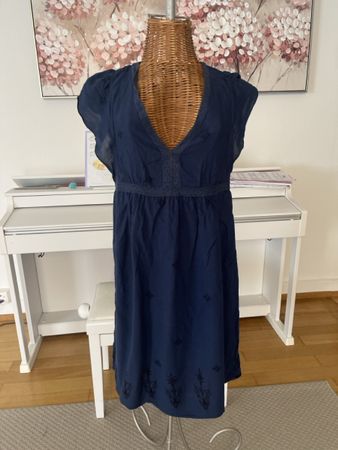Sommerkleid blau mit Stickerei, Calinkalin, 36