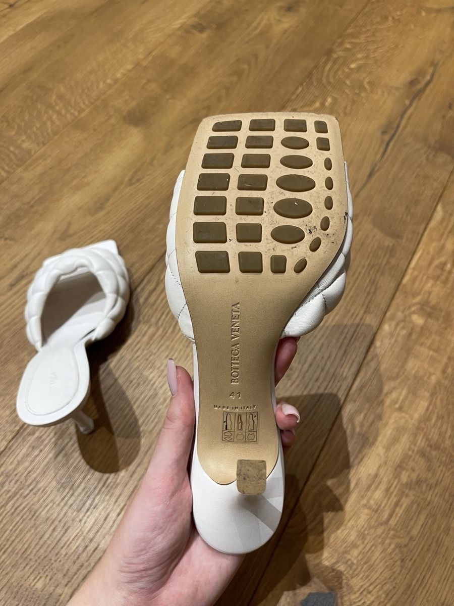 Bottega Veneta Scarpe da donna: Bottega Veneta padded mules Weiss – Usato da Winterthur venduto da Kuki_15.05 5