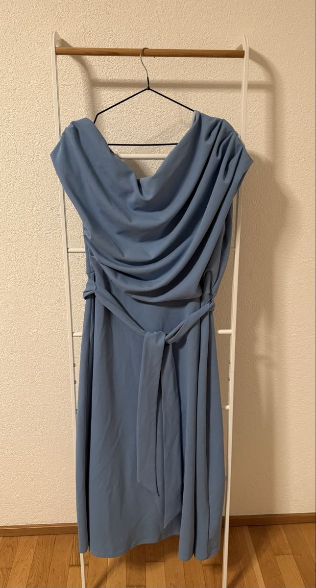 Robes: Friends Like These.. Kleid hellblau Gr. 44 – D'occasion à Kloten par ble_78dj