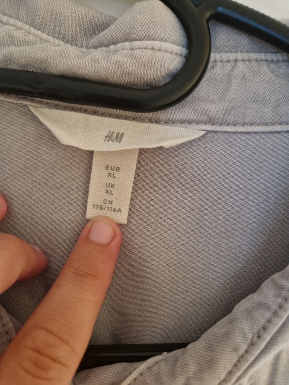 H&M Camicette: H&M Hemd grau Grösse XL  – Nuovo (secondo la descrizione) da Ebikon venduto da kov_9vqb 3