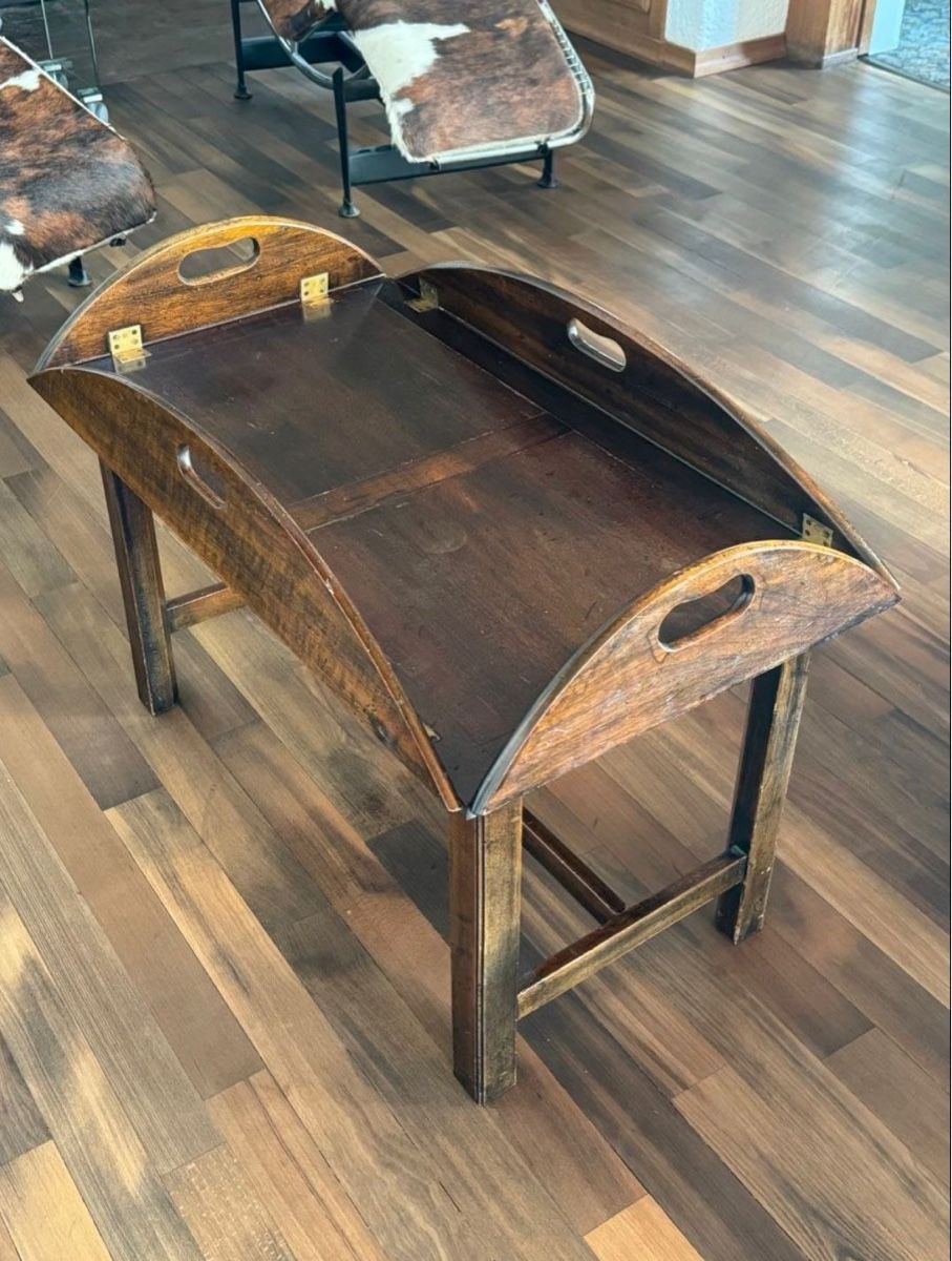 Tavoli: Holztisch / Wohnzimmer Tisch / Couchtisch – Usato da Solothurn venduto da NUVICO 1