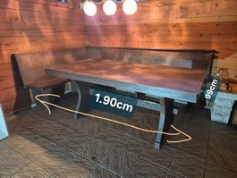 Massiver Holztisch