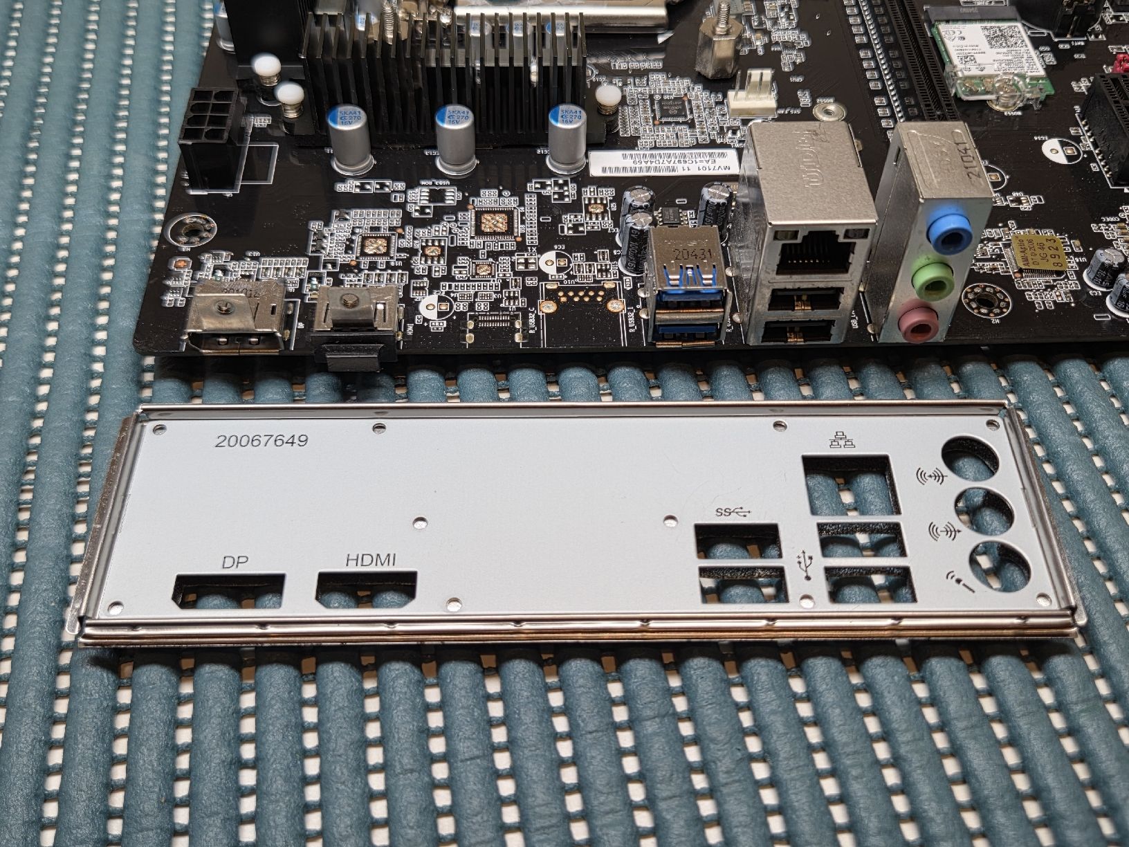 Medion PC: Intel Core i7-10700F + Medion Engineer X10 B460 Board +Water – Usato da Schaffhausen venduto da P3ntiumii 2