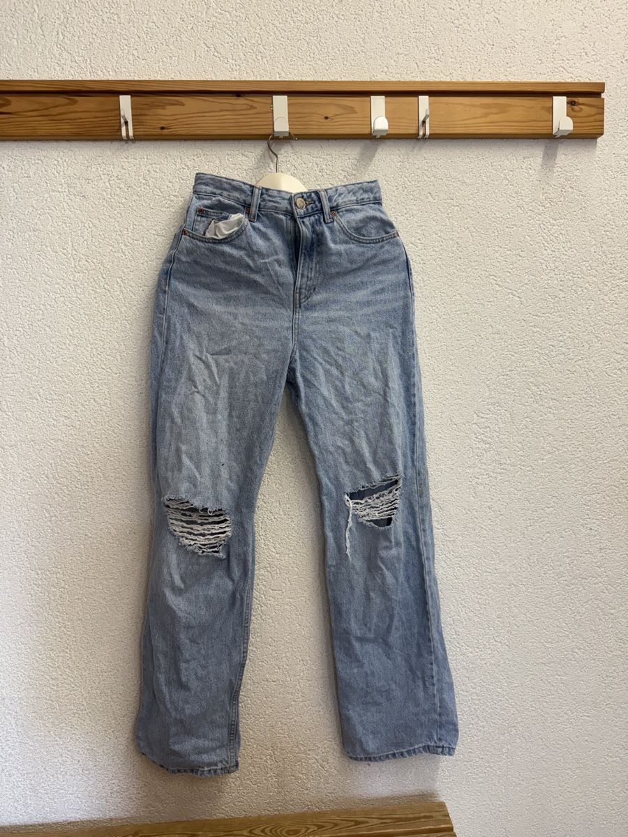 Pull&Bear Jeans: PULL & BEAR Ripped Jeans Gr. 34 – D'occasion à Biel/Bienne par lichterhoh
